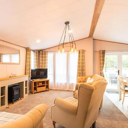 Cherry With Hot Tub *