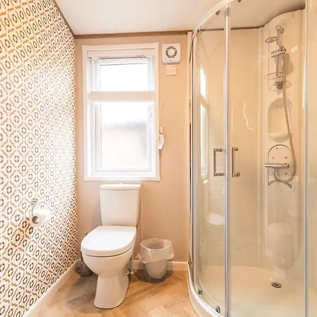 Cherry With Hot Tub דירה *