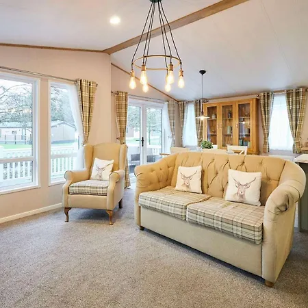 Cherry With Hot Tub *