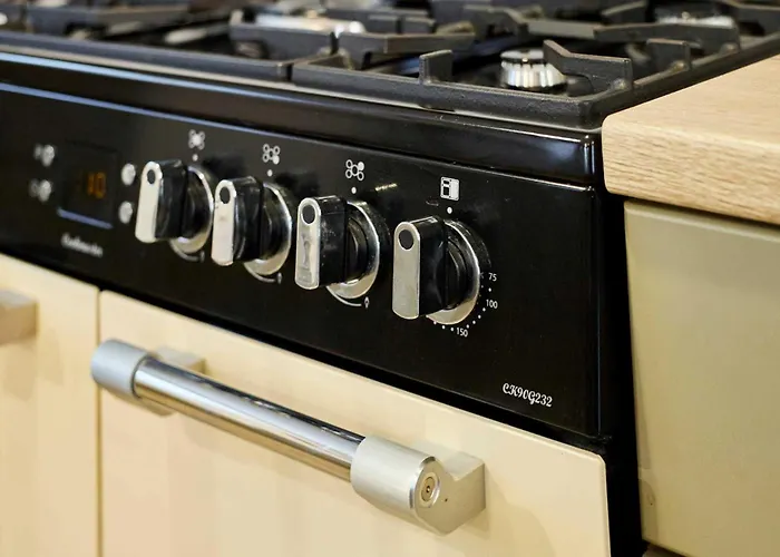 Cherry With Hot Tub * York