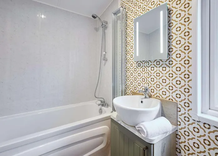 Cherry With Hot Tub York