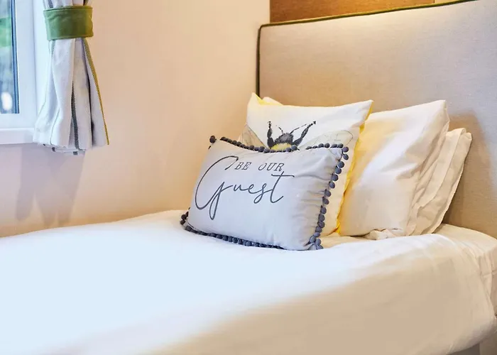 Cherry With Hot Tub Daire York